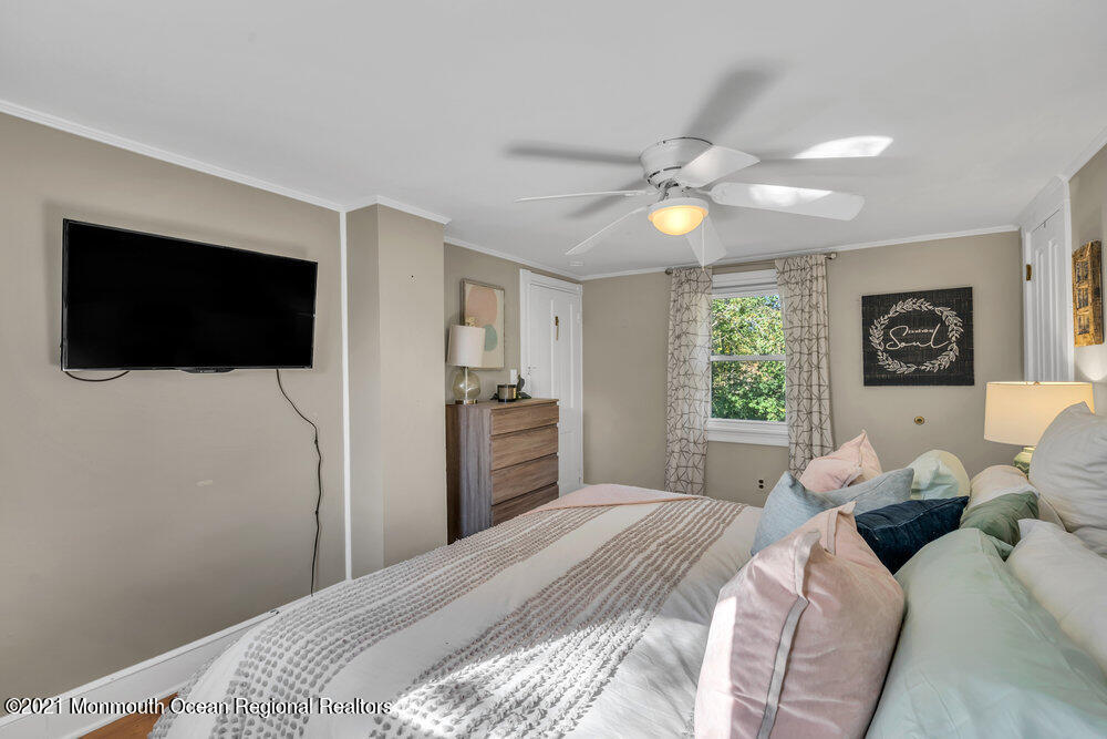 136 Chapel Hill Road Red Bank, NJ 07701 - Photo 29 of 29 028_dsc09667