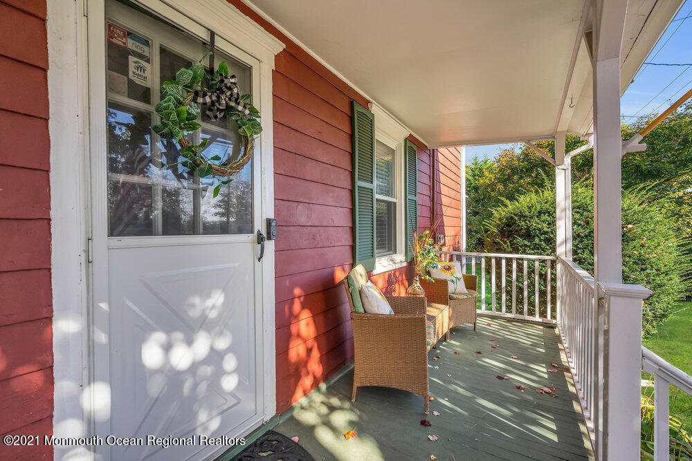 136 Chapel Hill Road Red Bank, NJ 07701 - Photo 6 of 29 008_dsc09772