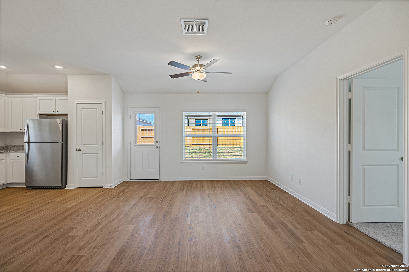 16140 Farmer Lytle, TX 78052 - Photo 4 of 31