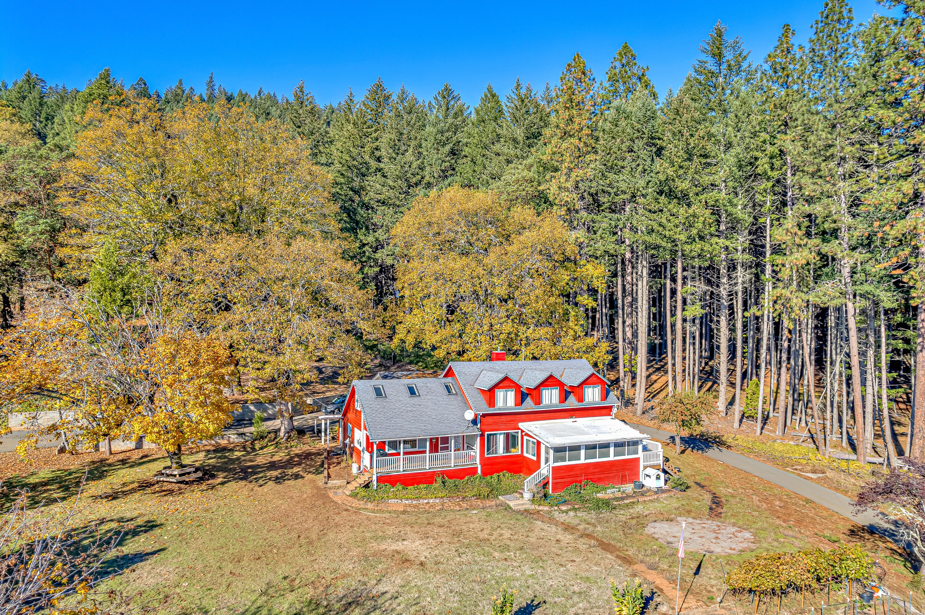 6380 Tunnel Loop Road Grants Pass, OR 97526 - Photo 72 of 83 Farmhouse