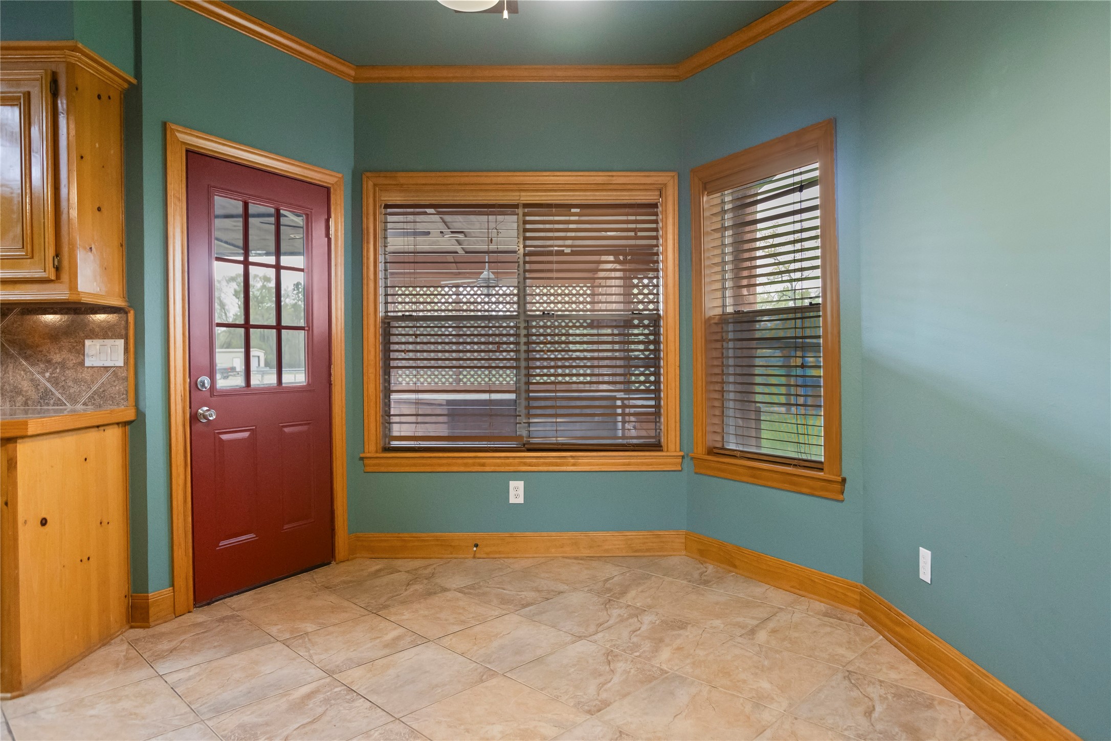 22916 East Martin Drive Porter, TX 77365 - Photo 13 of 43 a view of an empty room with a window