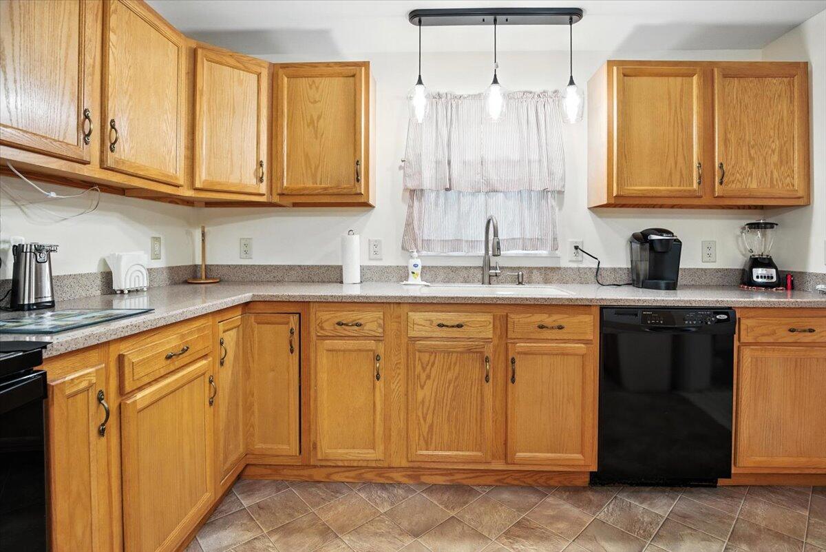 24 Clifford Street Mechanic Falls, ME 04256 - Photo 22 of 49 23-24 Clifford St_Mechanic Falls_ME-23