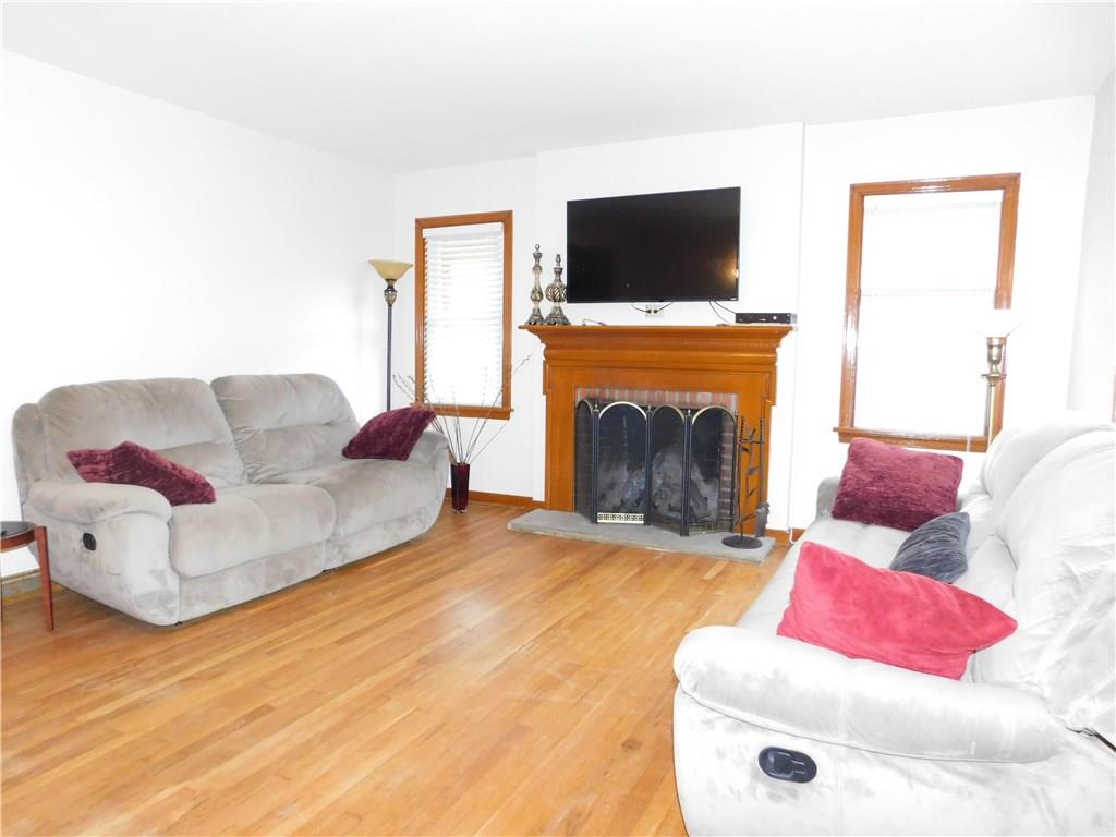 675 Waterdam Road Canonsburg, PA 15317 - Photo 8 of 25 Hardwood floors and beautiful wood window casing.