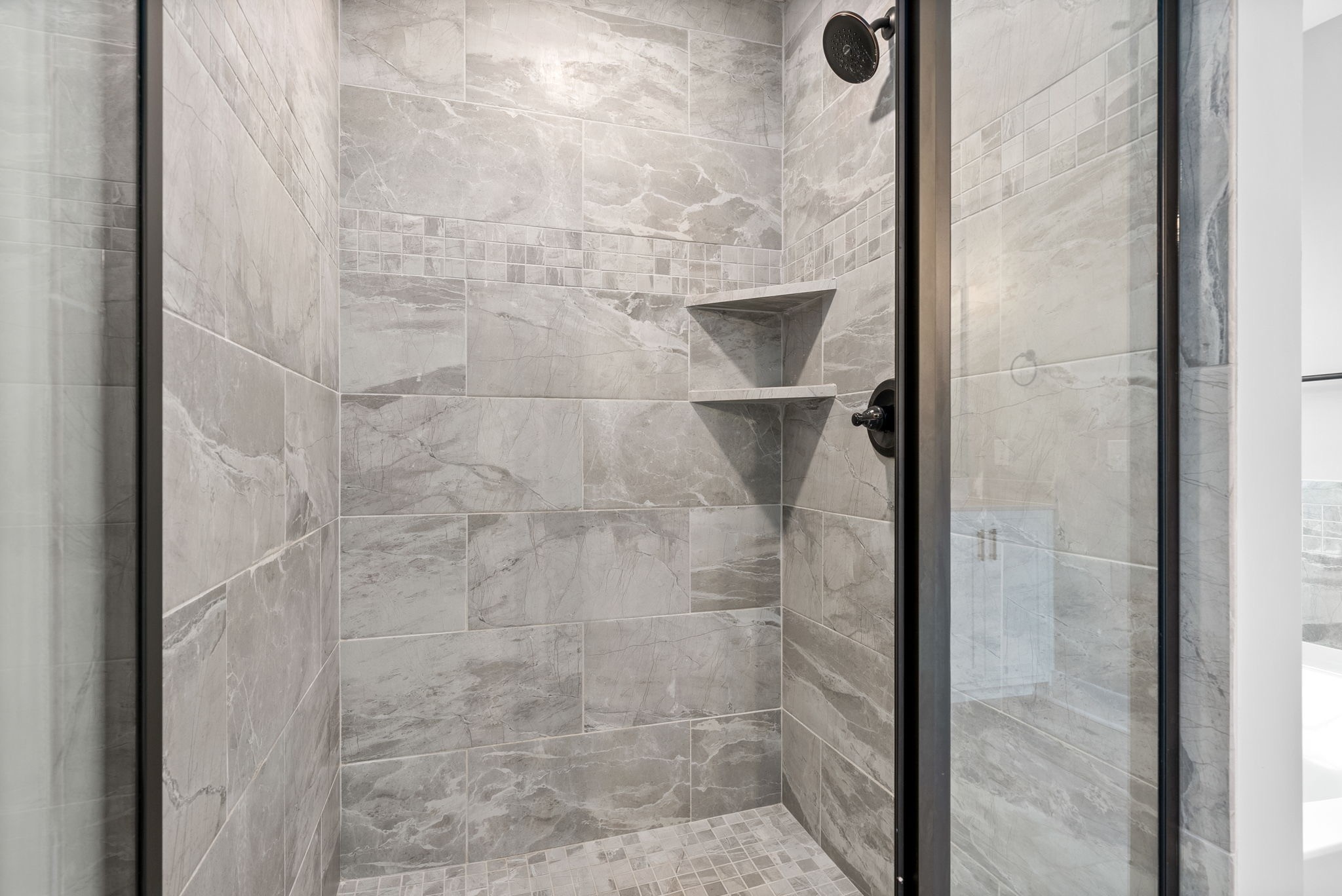 1385 L Bumpus Road Clarksville, TN 37040 - Photo 20 of 28 a bathroom with a shower