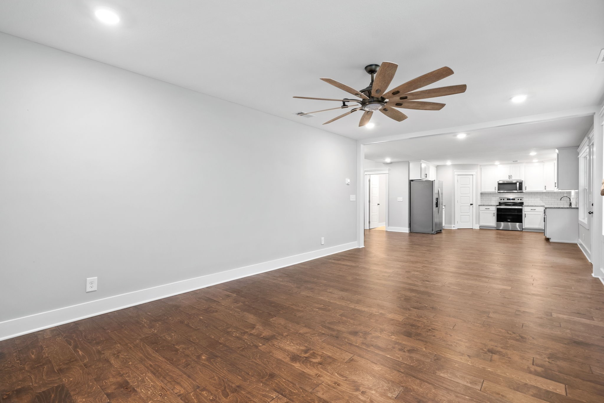 1385 L Bumpus Road Clarksville, TN 37040 - Photo 9 of 28 a view of an empty room and kitchen view
