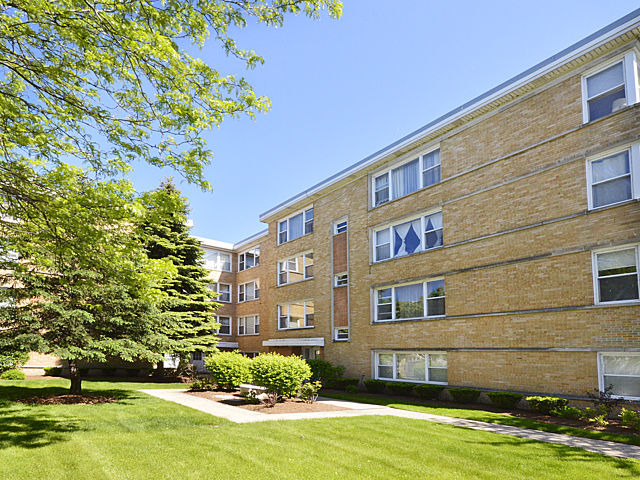 7529 North Sheridan Road, Unit 1 Chicago, IL 60626 - Photo 13 of 17