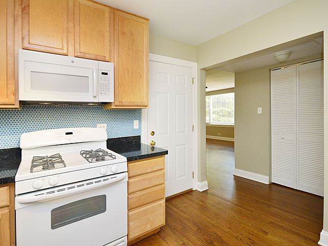 7529 North Sheridan Road, Unit 1 Chicago, IL 60626 - Photo 6 of 17