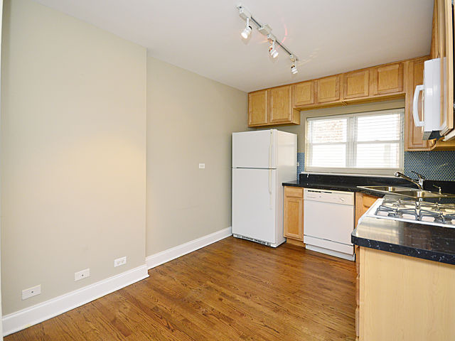 7529 North Sheridan Road, Unit 1 Chicago, IL 60626 - Photo 7 of 17