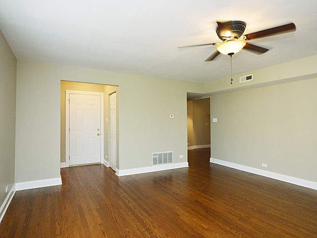 7529 North Sheridan Road, Unit 1 Chicago, IL 60626 - Photo 9 of 17