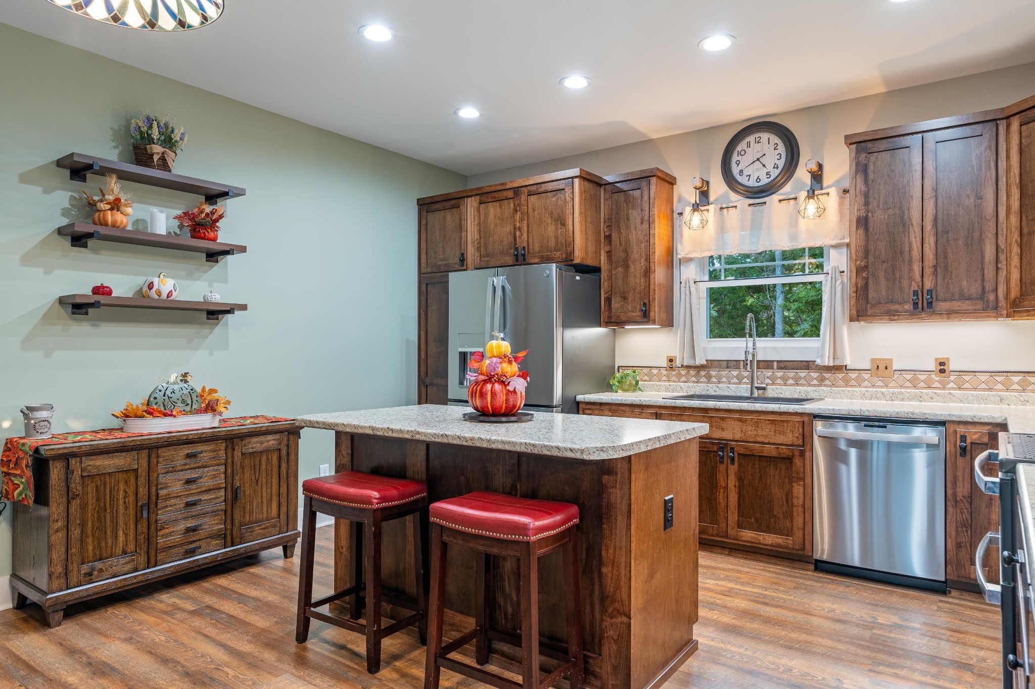 943 Big Springs Road Charlotte, TN 37036 - Photo 7 of 40 Gallery Image 7