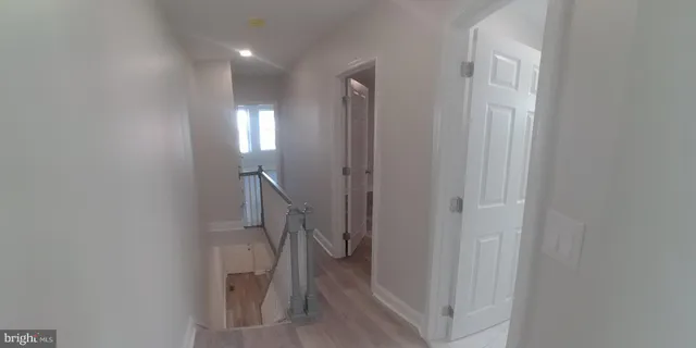 a view of entryway with furniture