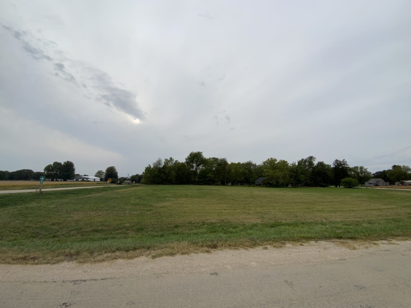 2000 North 3103rd Road Ottawa, IL 61350 - Photo 3 of 3 a view of a field with an ocean