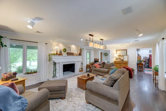 $489,900 | 14 Crestwood Drive, Arkansas City, KS 67005