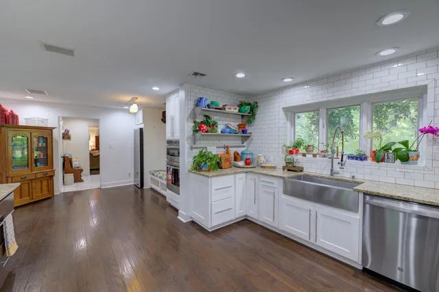 $489,900 | 14 Crestwood Drive, Arkansas City, KS 67005