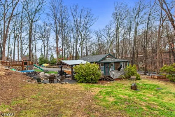 $375,000 | 111 North Shore Road, Andover, NJ 07821