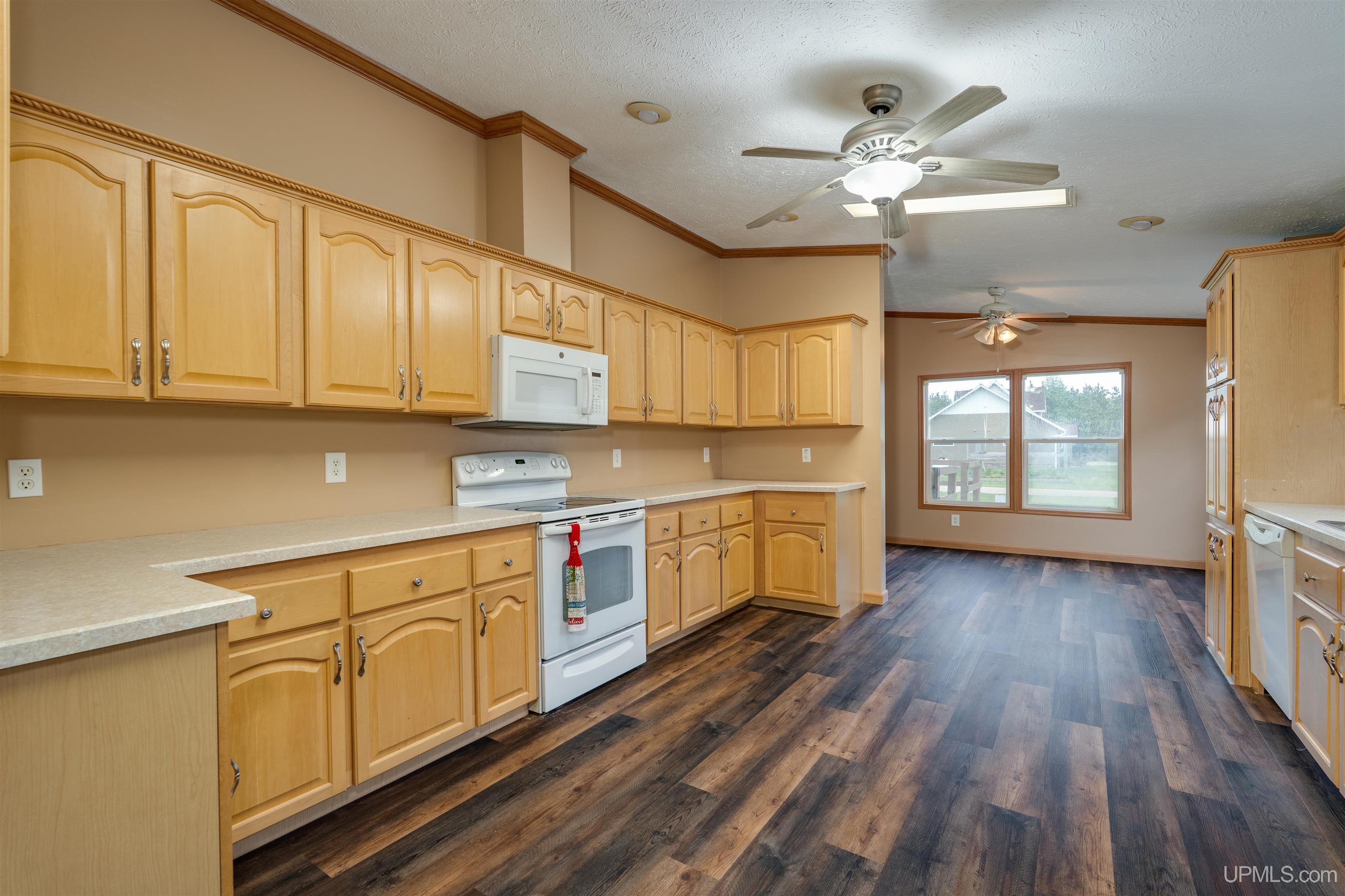 5880 River Road Manistique, MI 49854 - Photo 6 of 48 Gallery Image 6