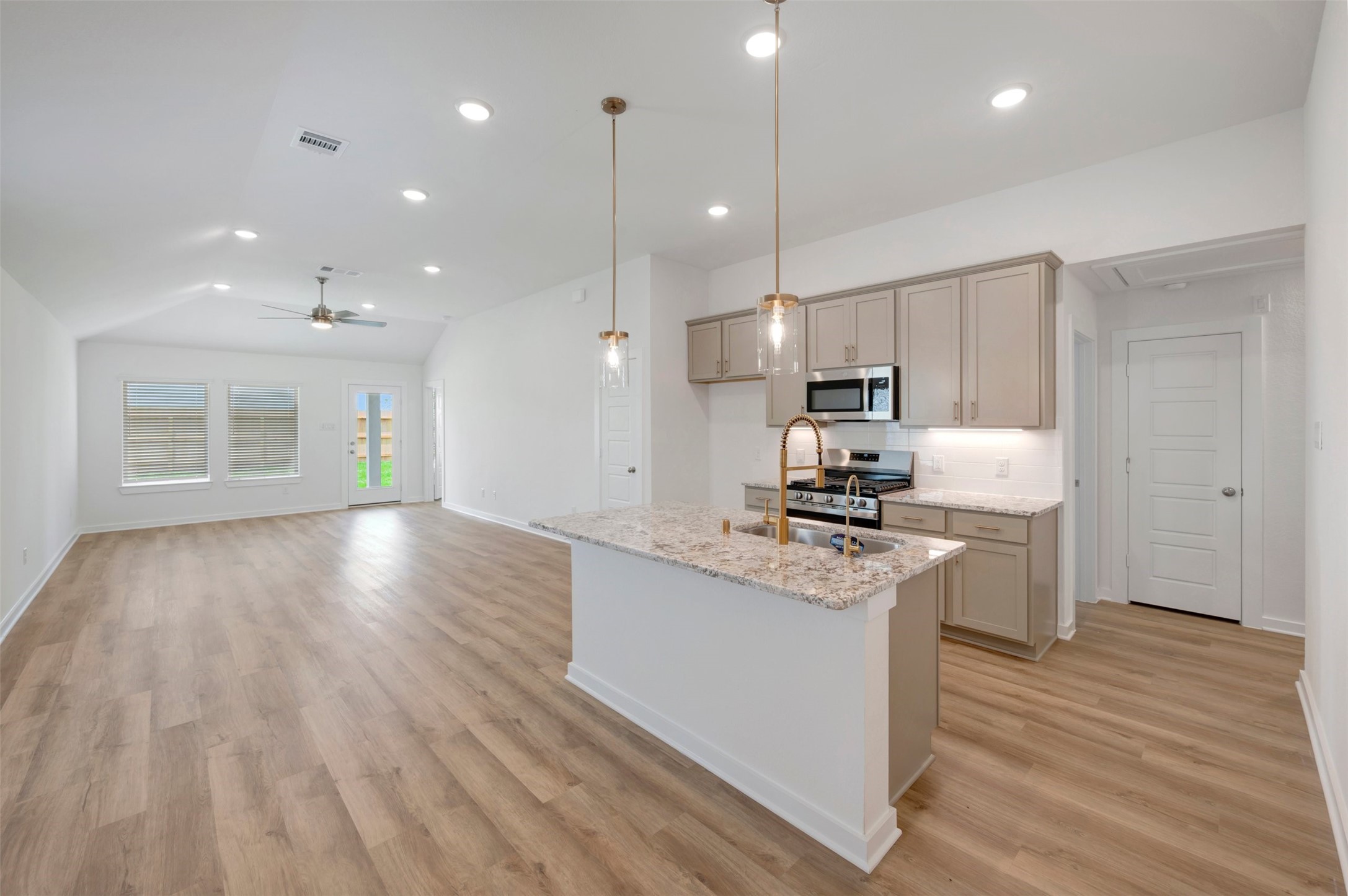 3406 Fresh Bluestream Lane Rosenberg, TX 77471 - Photo 5 of 27