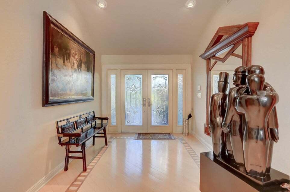 7536 Rexford Road Boca Raton, FL 33434 - Photo 2 of 39 inside ft door