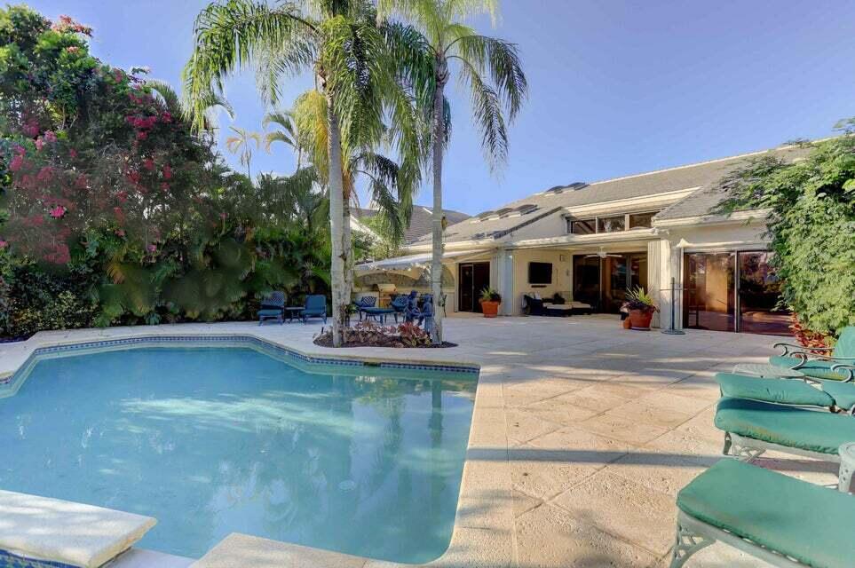 7536 Rexford Road Boca Raton, FL 33434 - Photo 22 of 39 pool