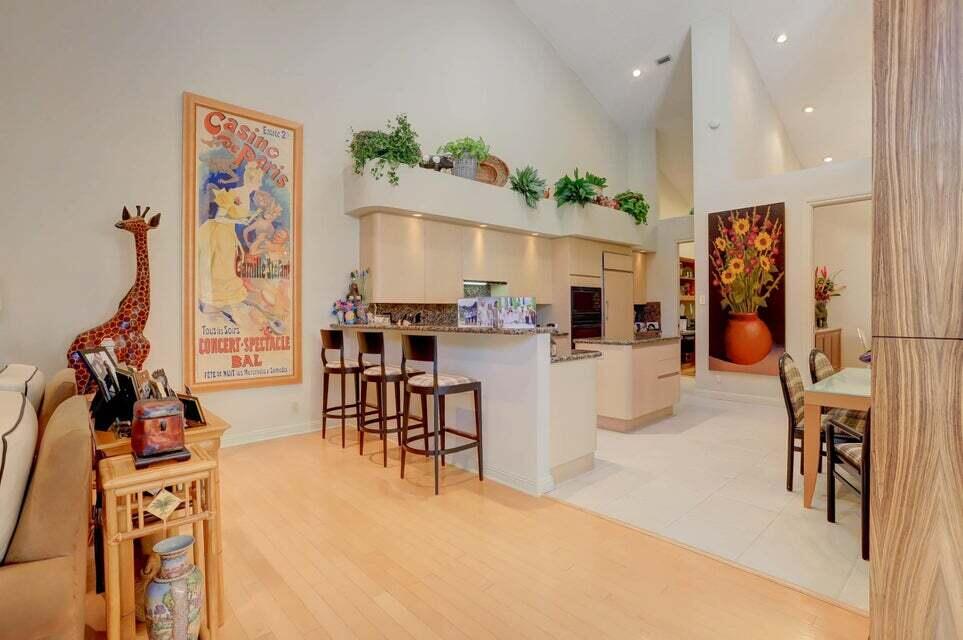 7536 Rexford Road Boca Raton, FL 33434 - Photo 6 of 39 kitchen