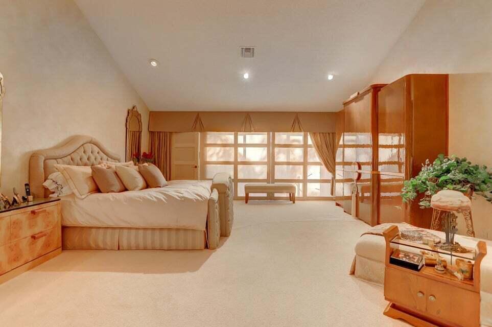 7536 Rexford Road Boca Raton, FL 33434 - Photo 8 of 39 primary