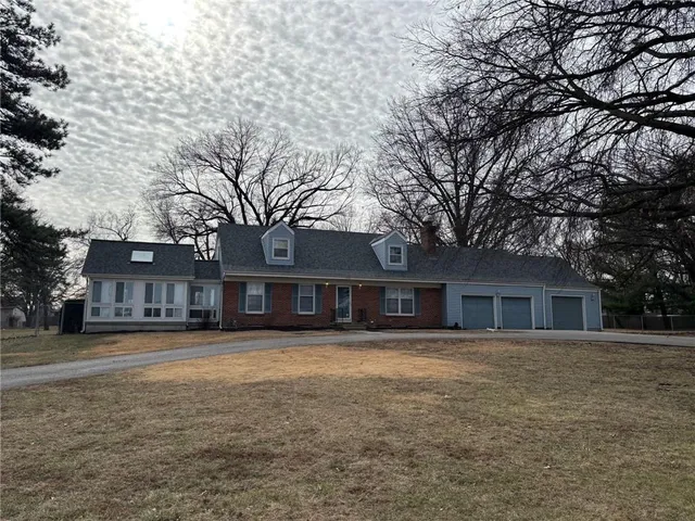 $525,000 | 10201 West 88th Street, Overland Park, KS 66212