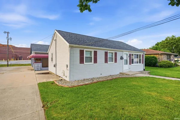 $239,900 | 407 East Wayne Street, Kendallville, IN 46755