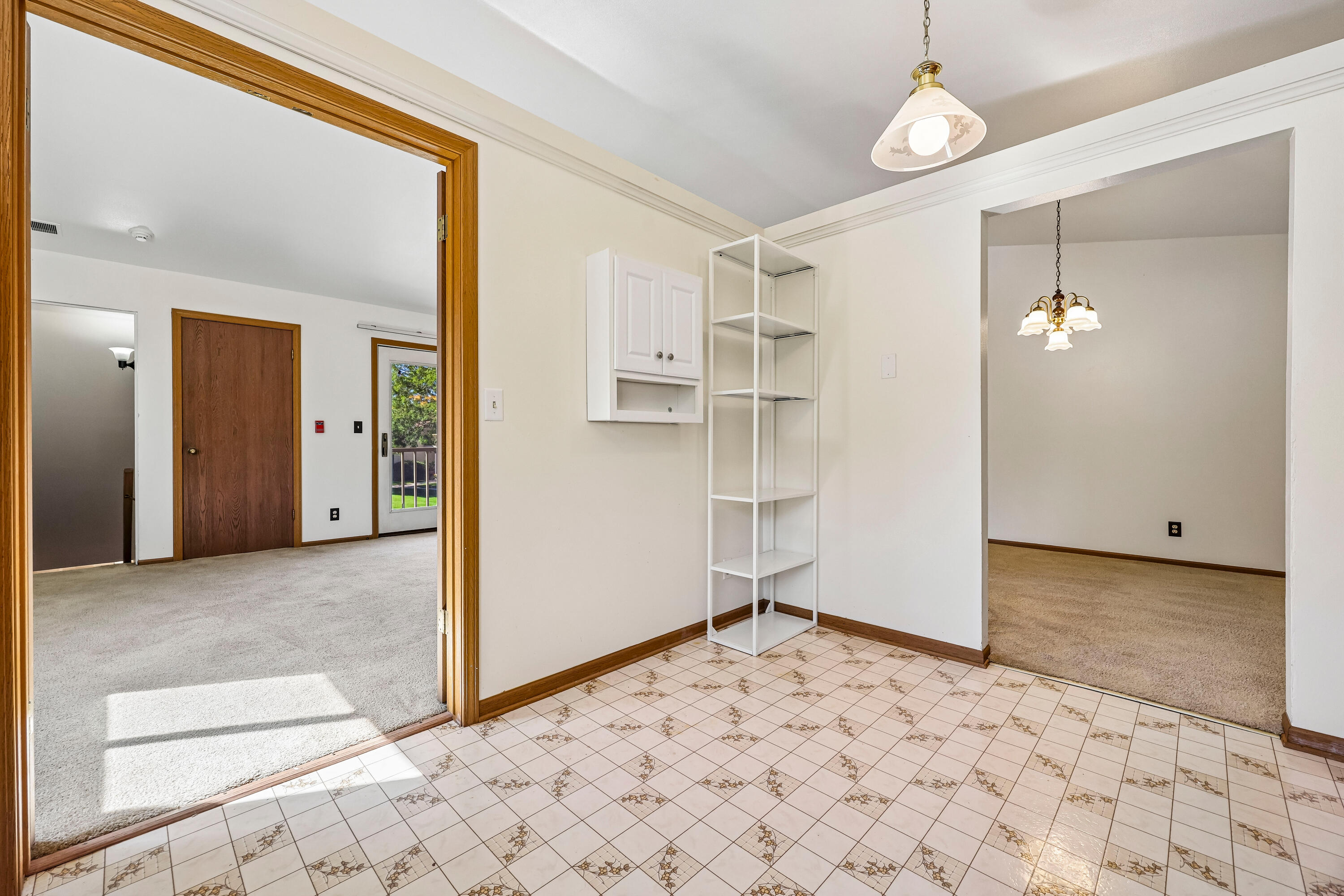 3725 West Loomis Road Greenfield, WI 53221 - Photo 11 of 36 Kitchen
