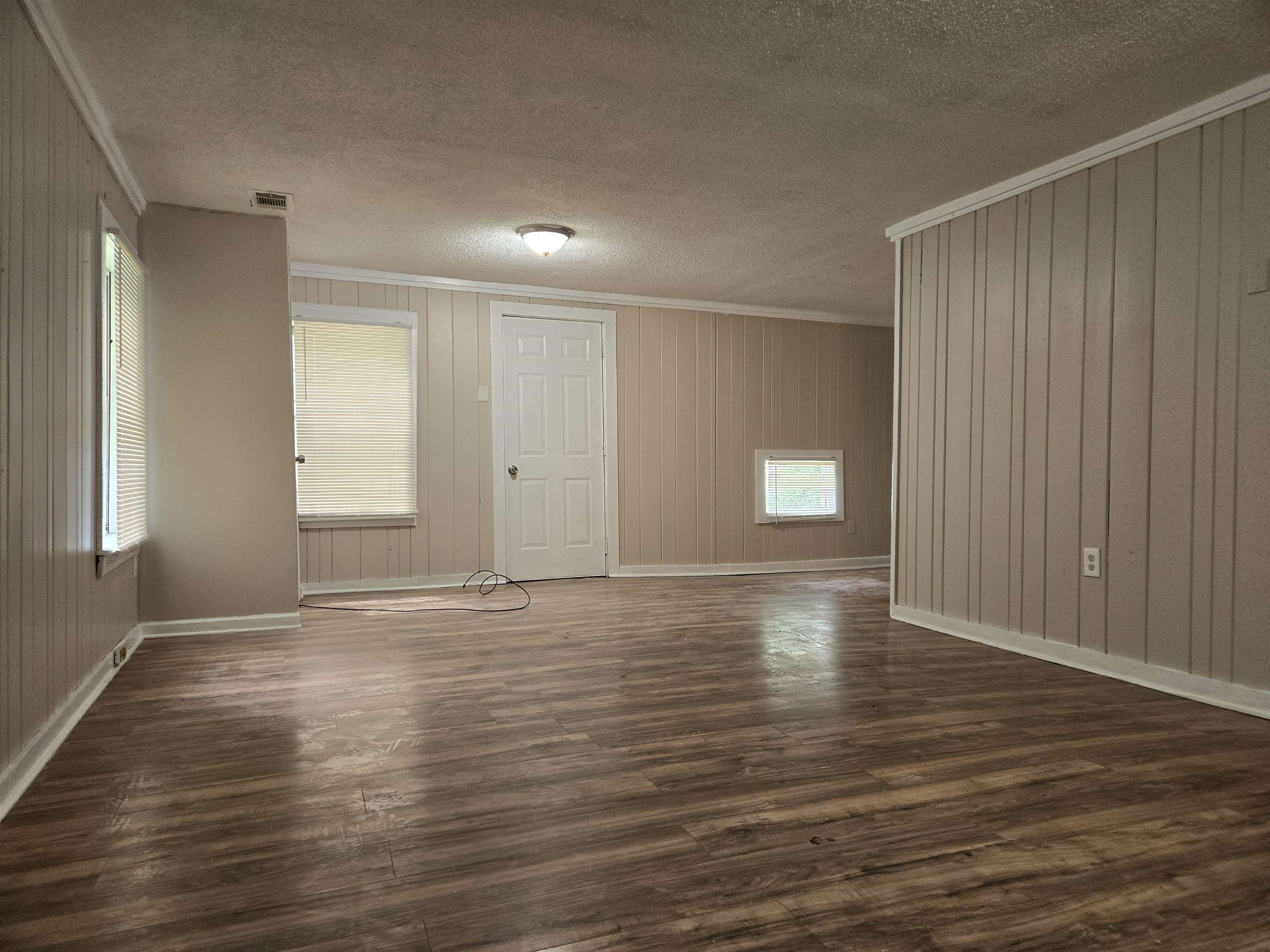 3053 Carrington Road Memphis, TN 38111 - Photo 15 of 17 Private entry to back room. Area can be converted into separate apartment.