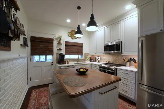 $2,800 | 5222 Nottingham Avenue, St. Louis, MO 63109