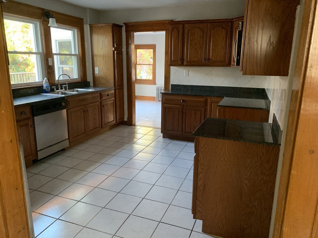60 Burton Street Springfield, MA 01108 - Photo 13 of 33 Gallery Image 13