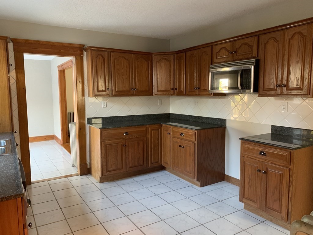 60 Burton Street Springfield, MA 01108 - Photo 14 of 33 Gallery Image 14