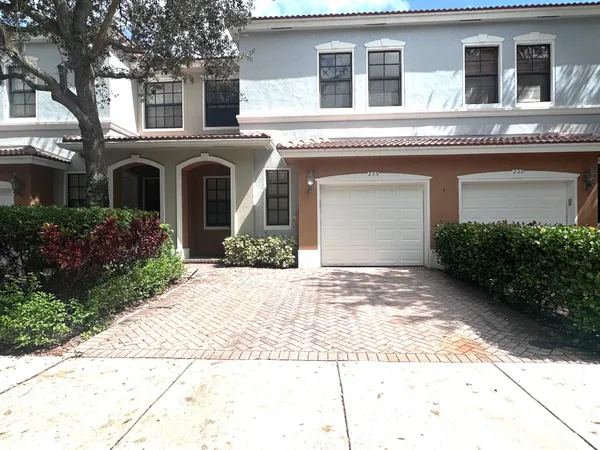 $2,900 | 235 Chrystie Circle, Delray Beach, FL 33484