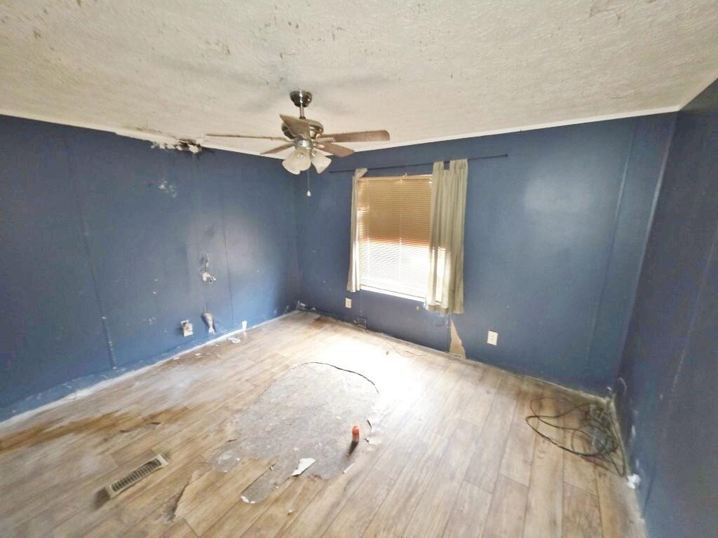 180 Cherry Tree Lane Walterboro, SC 29488 - Photo 8 of 10 20260204_133823