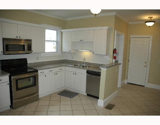54 Friendship Street, Unit B1 Westerly, RI 02891 - Photo 5 of 8 Kitchen.
