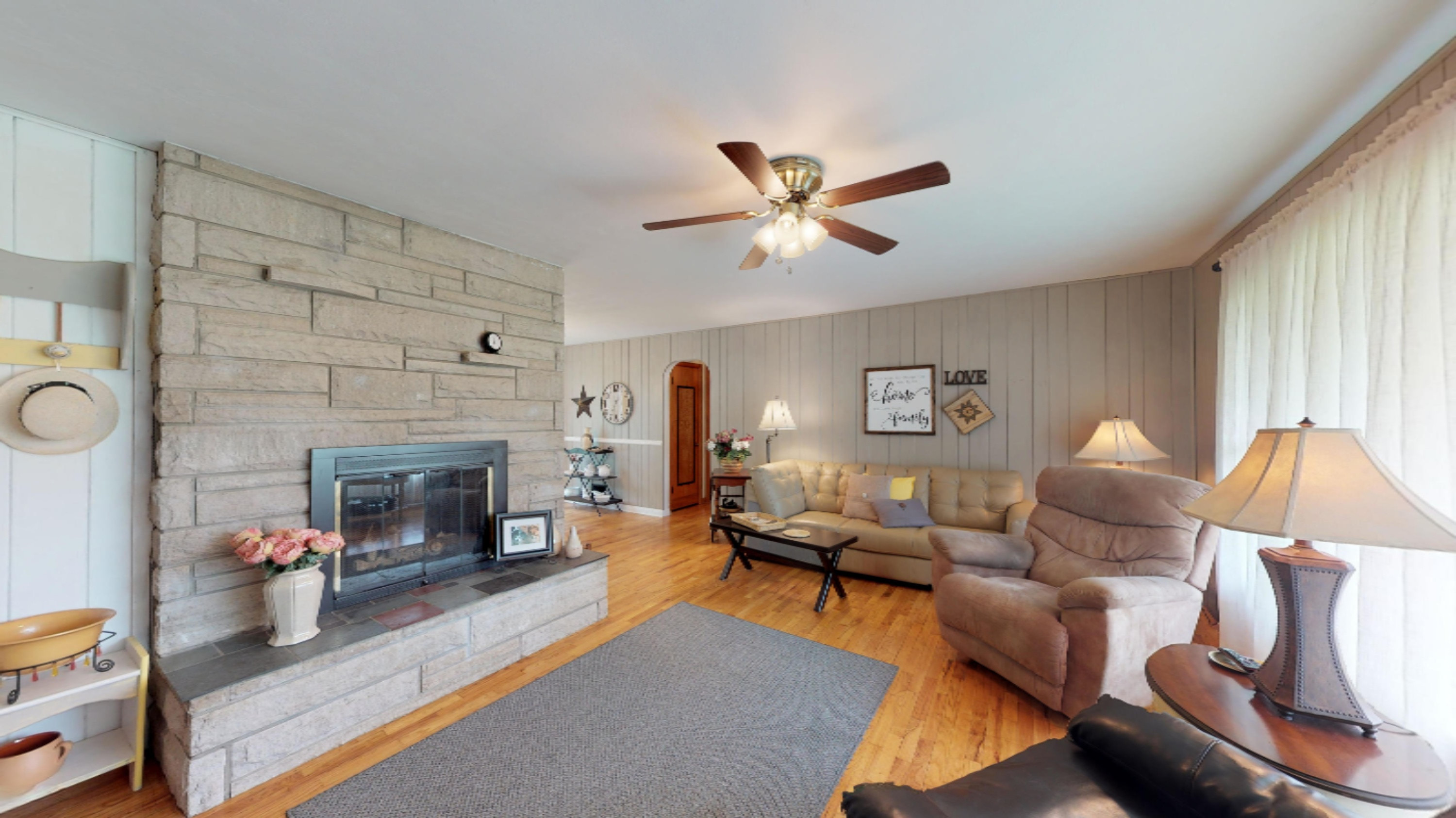 19060 Partello Road Marshall, MI 49068 - Photo 4 of 43 LIVING ROOM