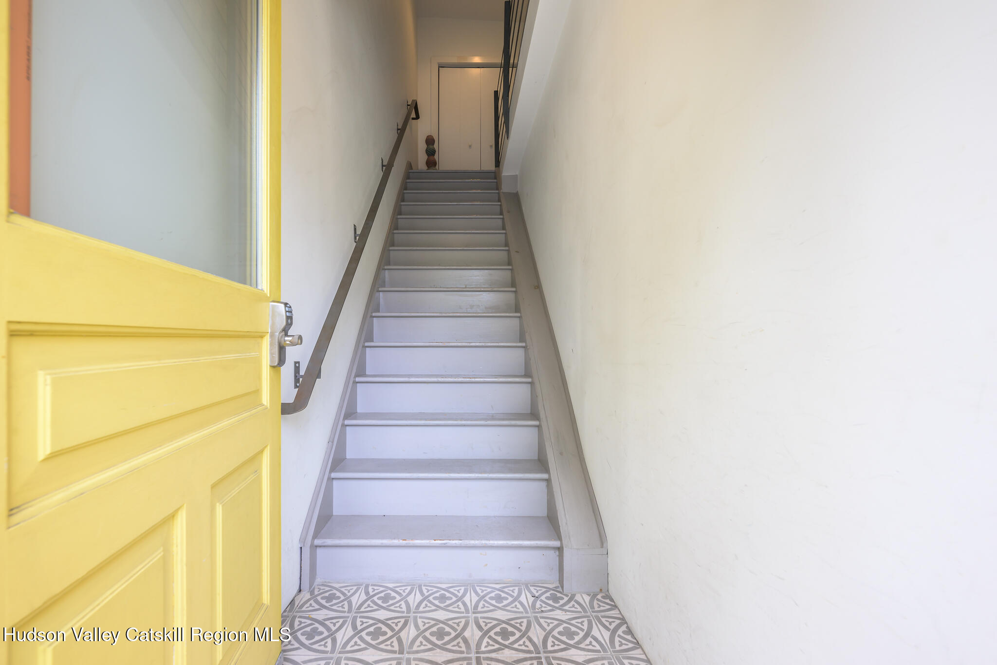 705 Warren Street Hudson, NY 12534 - Photo 10 of 40 a view of entryway