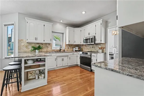 $499,000 | 11400 West 114th Terrace, Overland Park, KS 66210