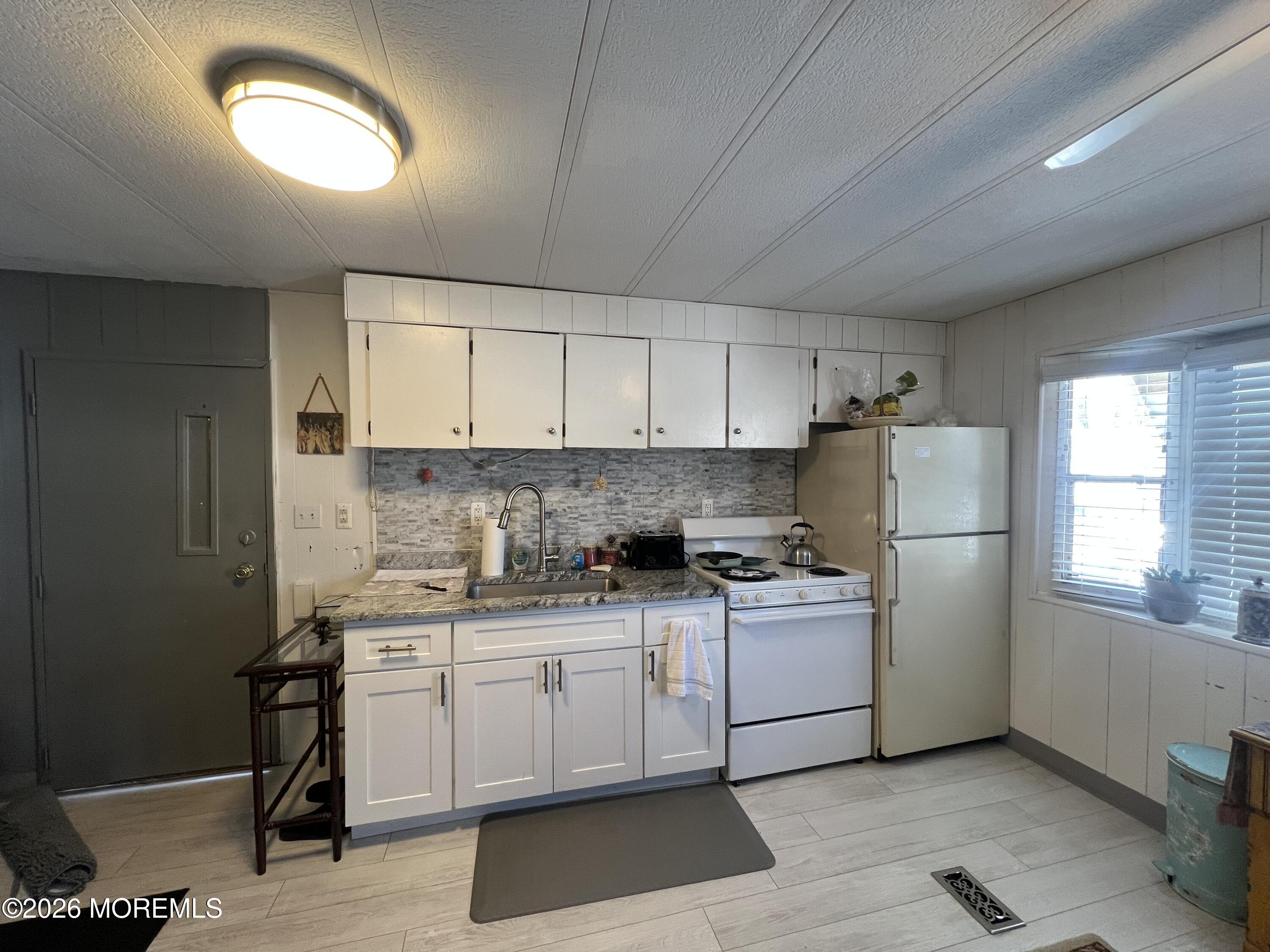 177 Mockingbird Way Whiting, NJ 08759 - Photo 11 of 14 IMG_5512