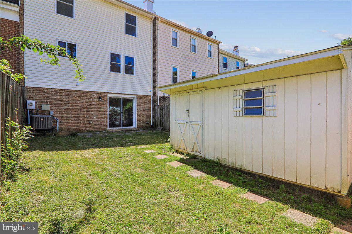 9235 Hummingbird Terrace Gaithersburg, MD 20879 - Photo 54 of 61 Backyard