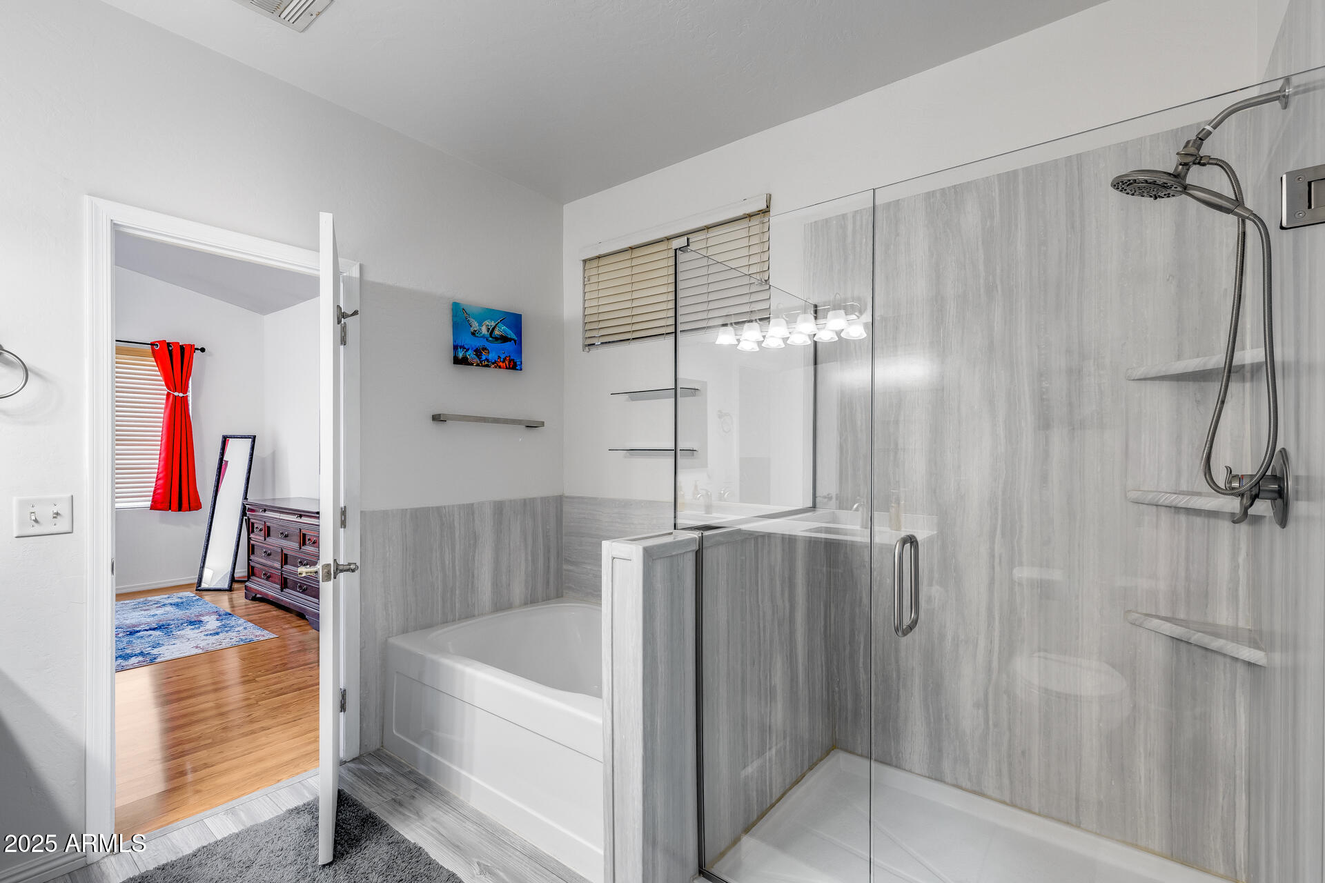 2714 East Del Rio Street Gilbert, AZ 85295 - Photo 16 of 30 Primary Ensuite