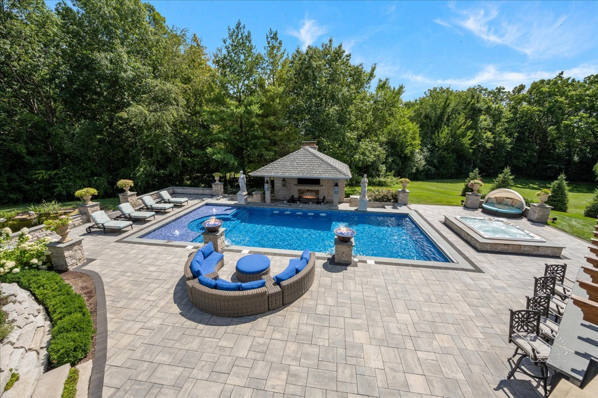 4N881 Old Farm Road St. Charles, IL 60175 - Photo 5 of 69