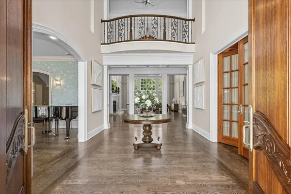 a view of a livingroom with furniture and garden