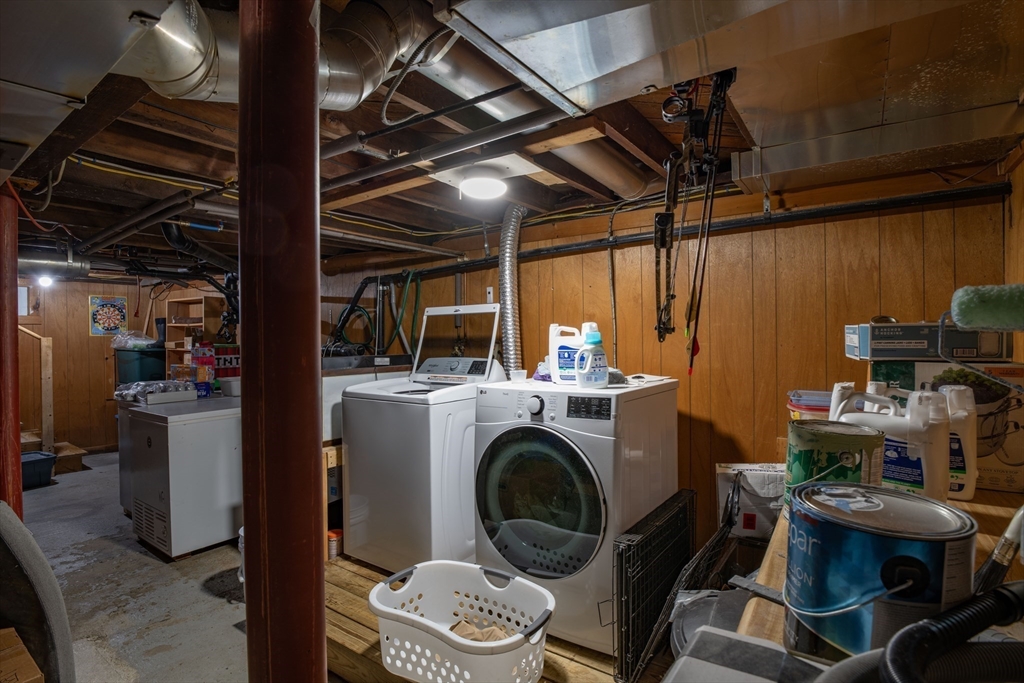 425 Dingle Road Worthington, MA 01098 - Photo 19 of 32 a utility room with dryer and washer