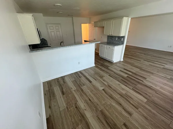 $275,000 | 17055 Kilwinning Drive, Houston, TX 77084