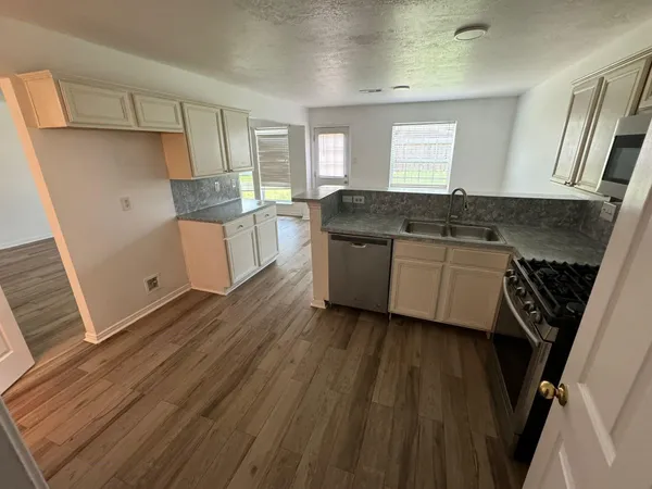 $275,000 | 17055 Kilwinning Drive, Houston, TX 77084