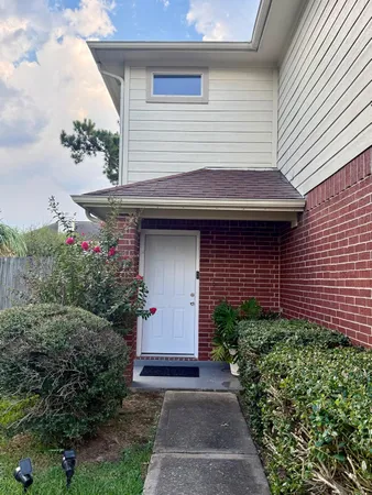 $275,000 | 17055 Kilwinning Drive, Houston, TX 77084