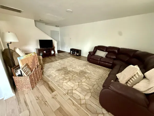 $275,000 | 17055 Kilwinning Drive, Houston, TX 77084