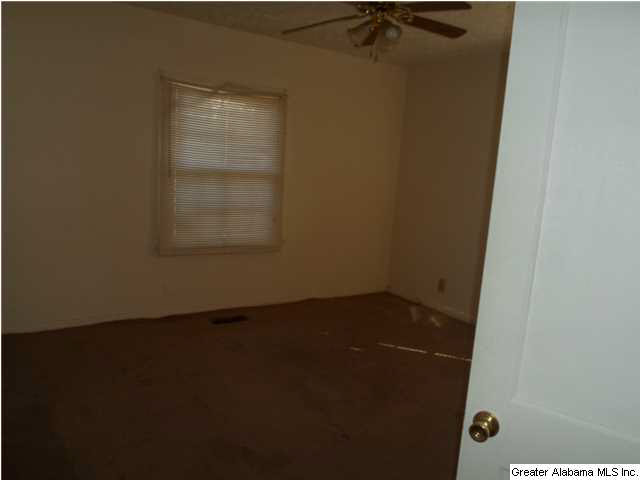 200 26th Street Southwest Birmingham, AL 35211 - Photo 3 of 5