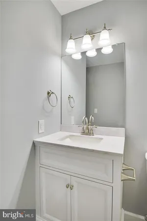 $2,200 | 678 Newbridge Court, Unit 4, Arnold, MD 21012